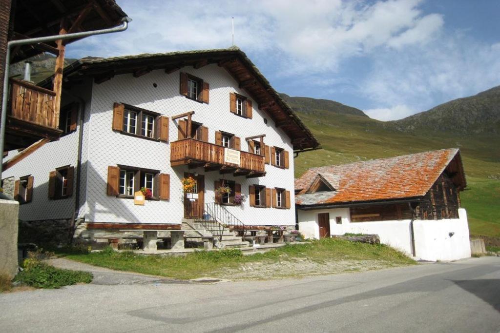 Gasthaus Alpenrose Juf Hotel Exterior photo