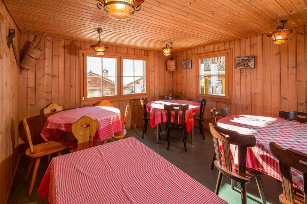 Gasthaus Alpenrose Juf Hotel Exterior photo